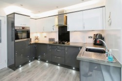 Mains Hill, Erskine, PA8 7