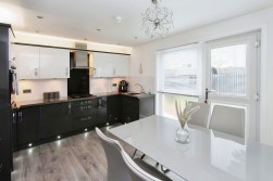 Mains Hill, Erskine, PA8 7