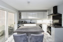 Parksail, Erskine, PA8 7