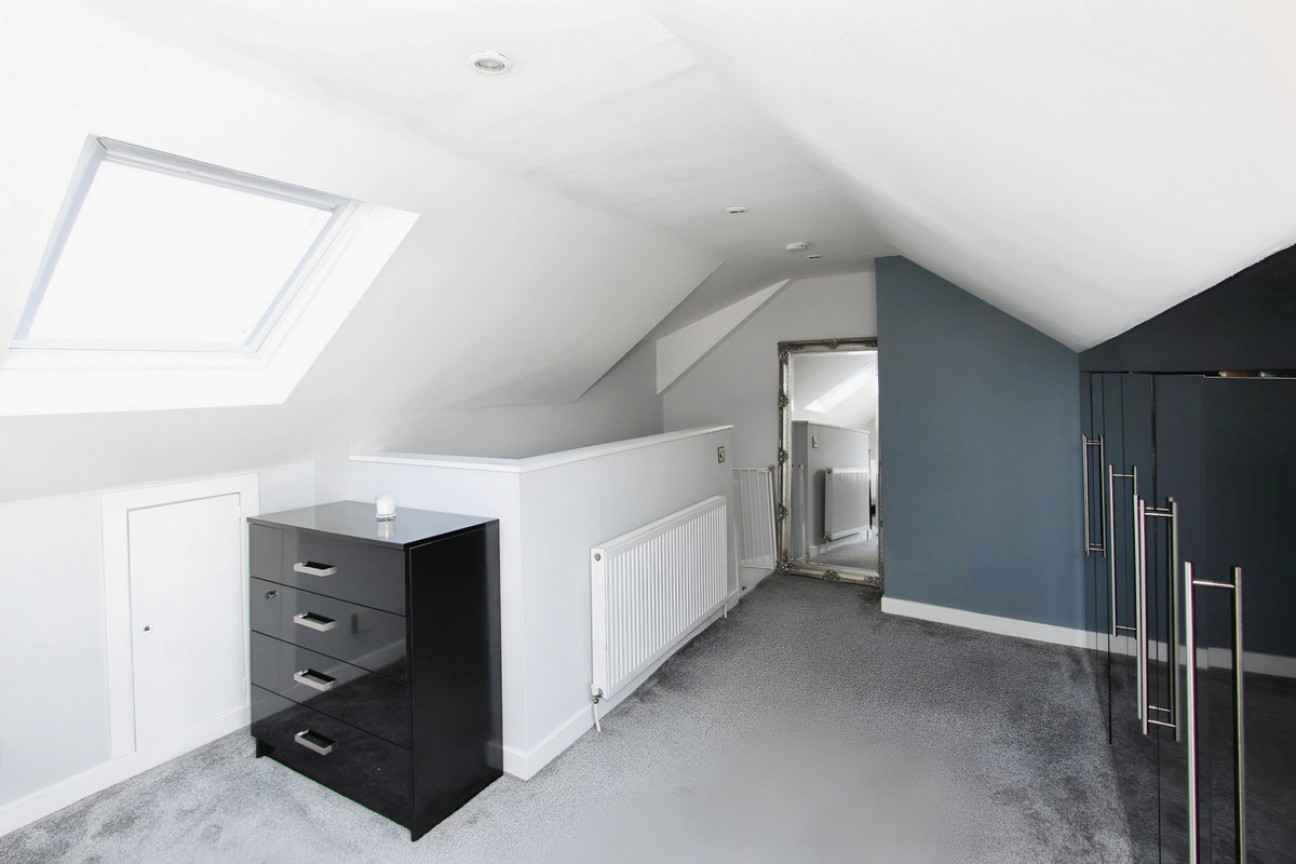 Byres Road, Elderslie, PA5 9
