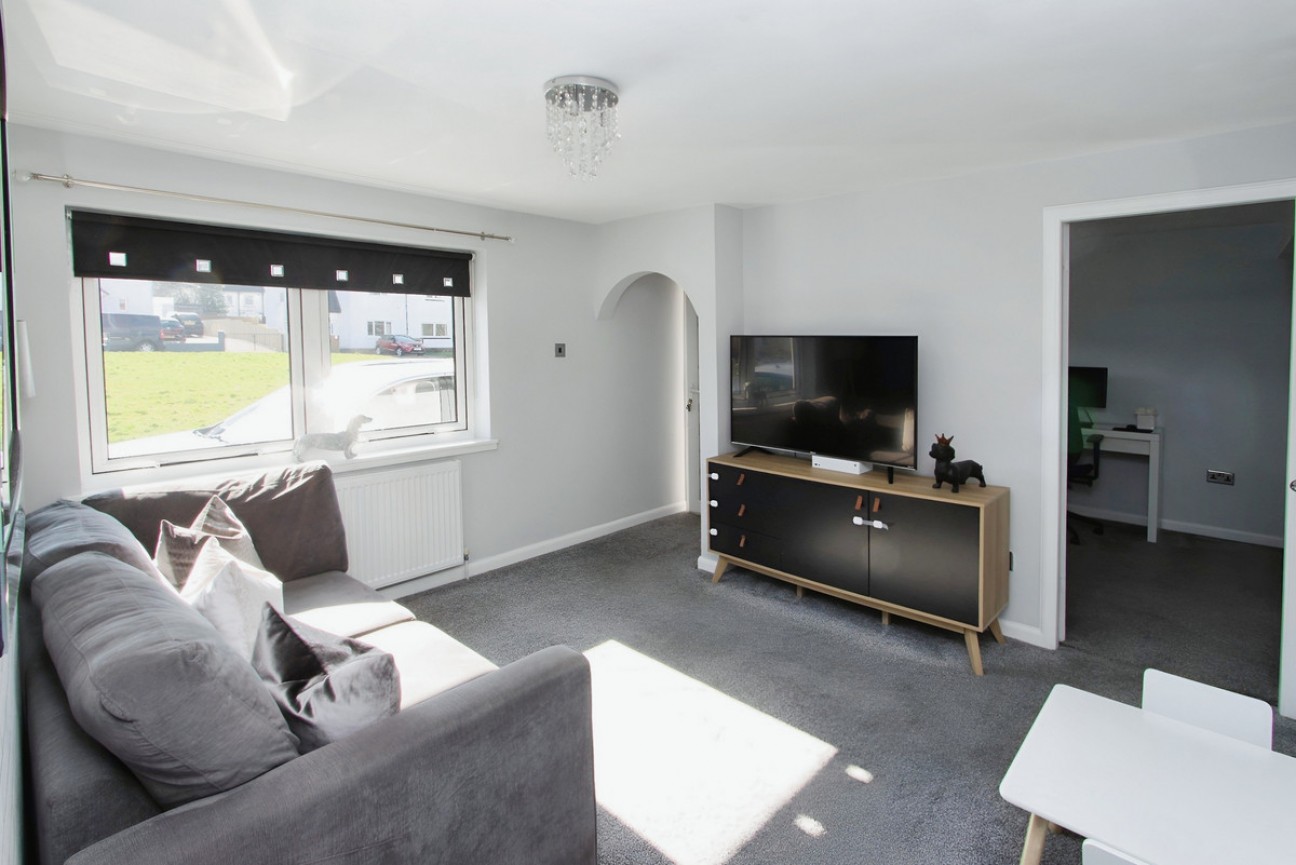 Byres Road, Elderslie, PA5 9