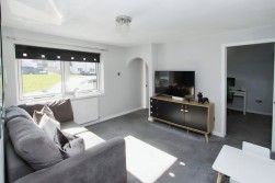 Byres Road, Elderslie, PA5 9