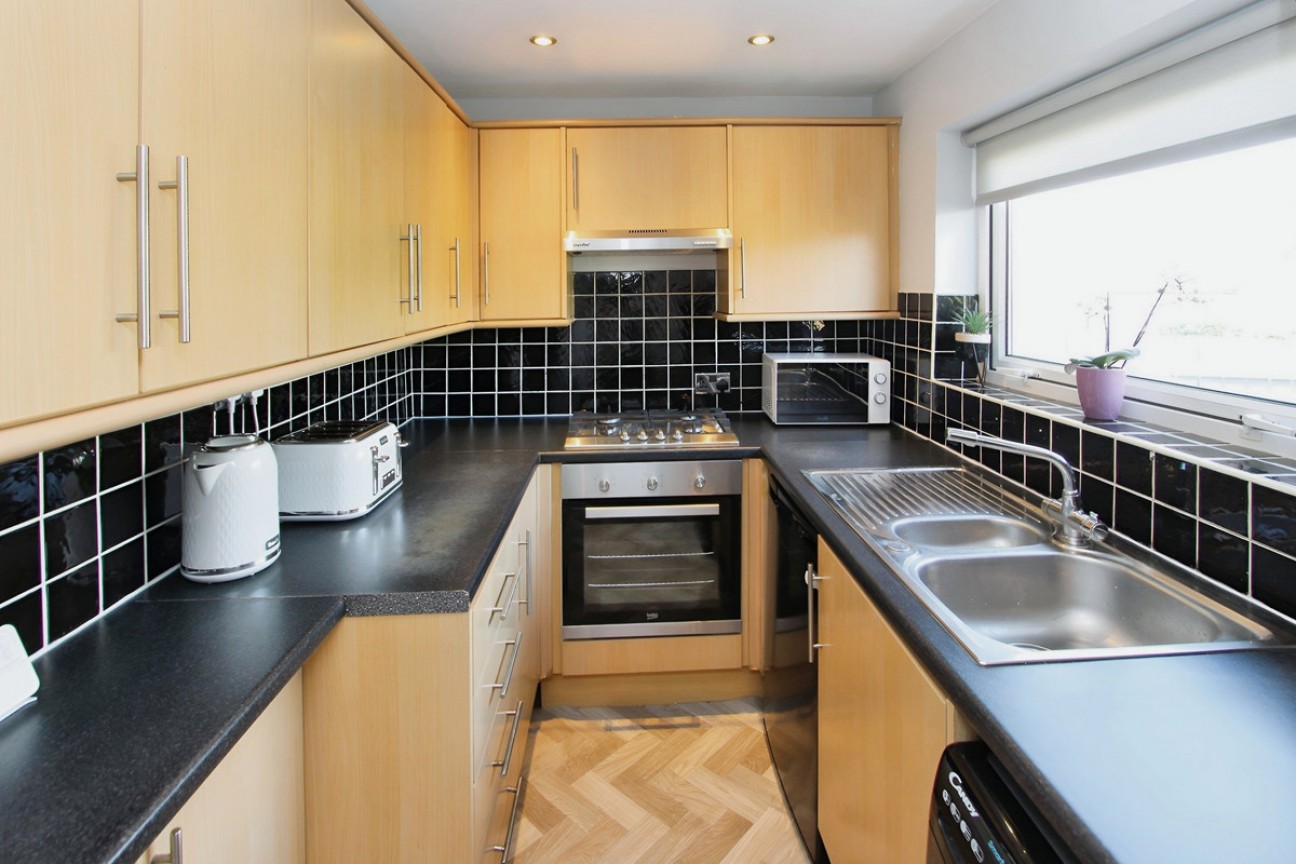 Byres Road, Elderslie, PA5 9