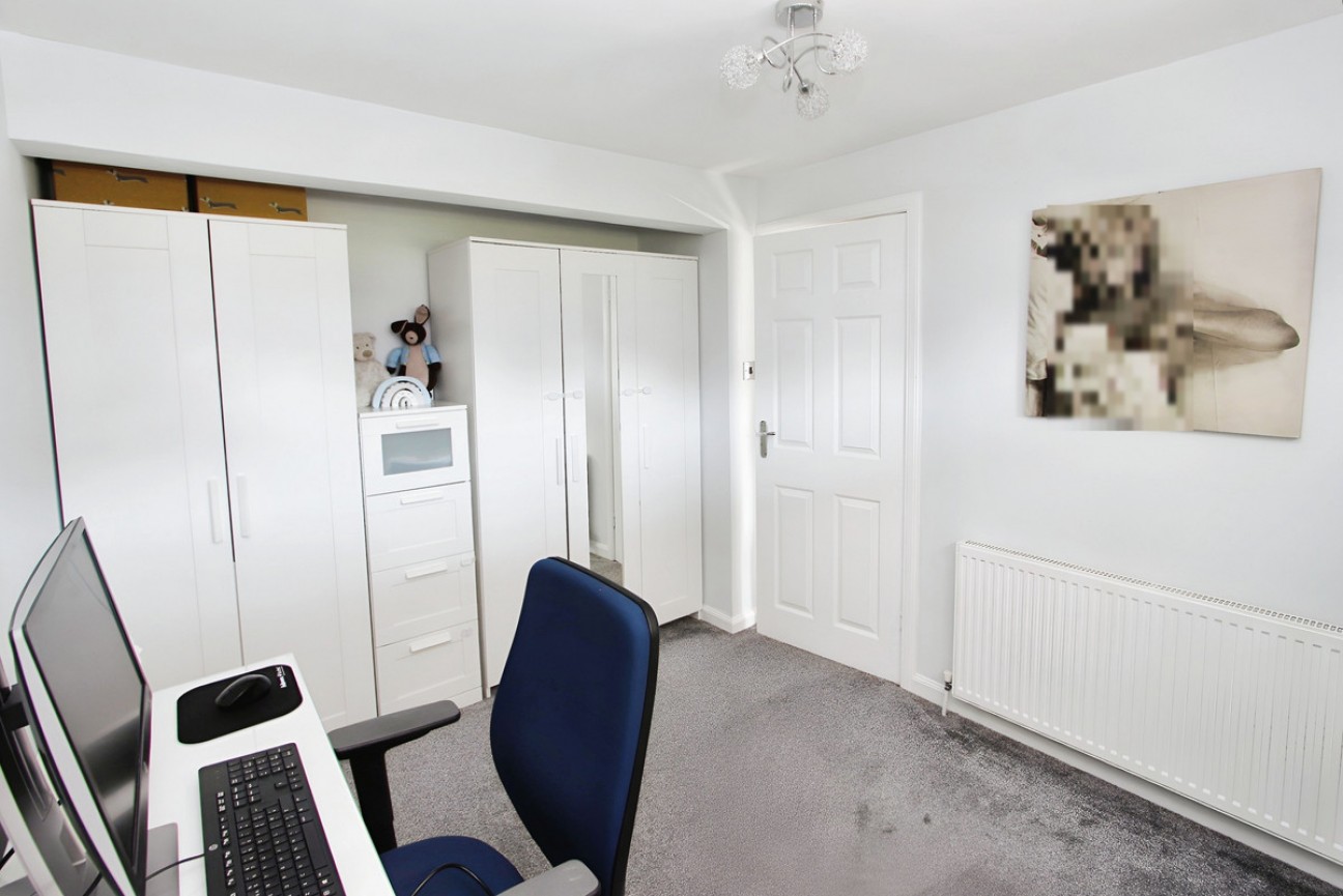 Byres Road, Elderslie, PA5 9