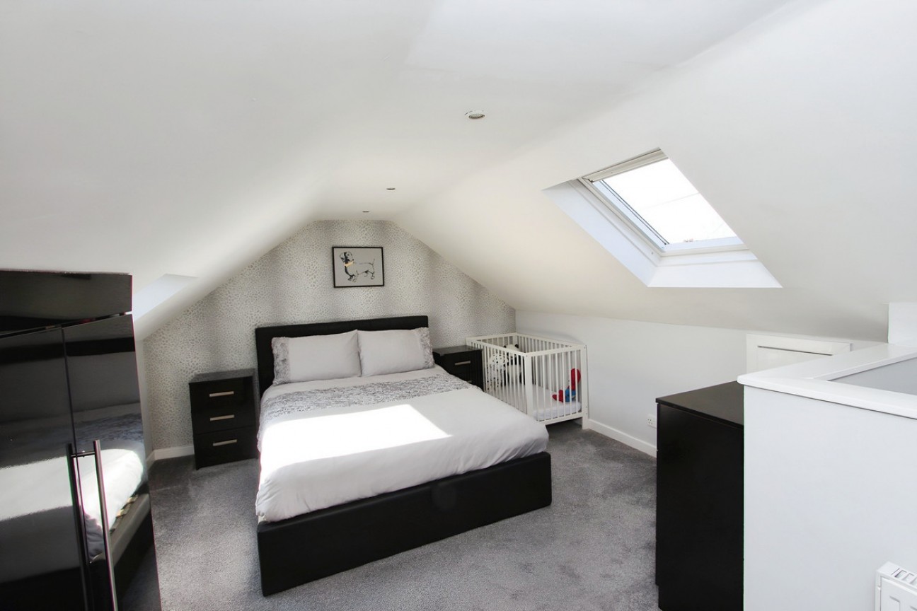 Byres Road, Elderslie, PA5 9