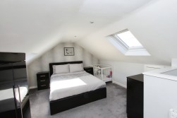 Byres Road, Elderslie, PA5 9