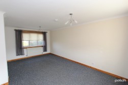 Dickson Drive, Irvine, KA12 9