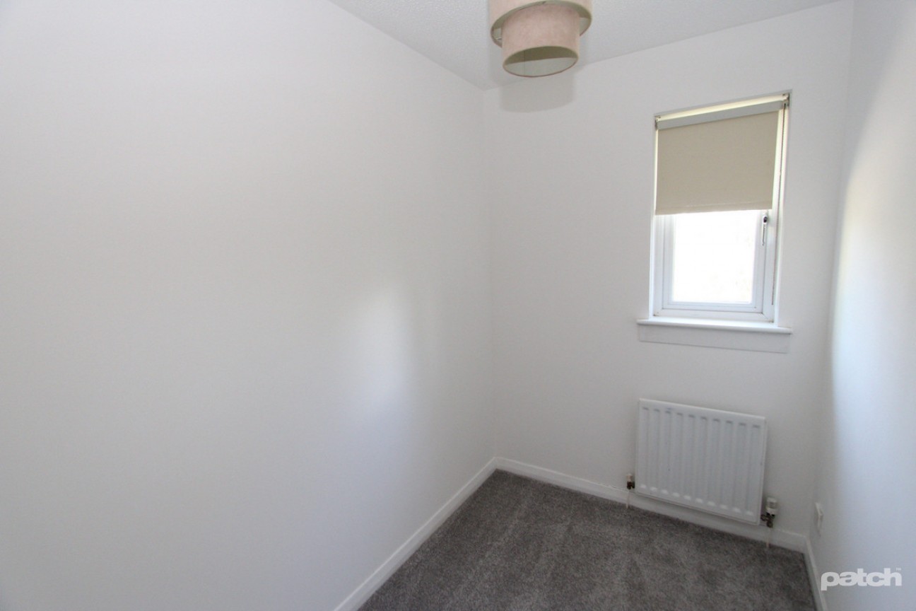 Castle Gardens, Paisley, PA2 9