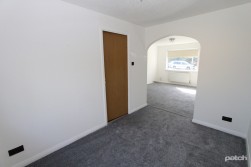 Castle Gardens, Paisley, PA2 9