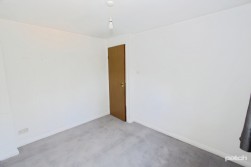 Castle Gardens, Paisley, PA2 9