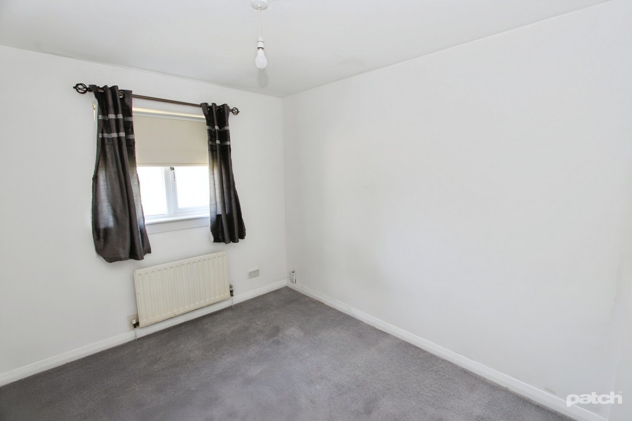 Castle Gardens, Paisley, PA2 9