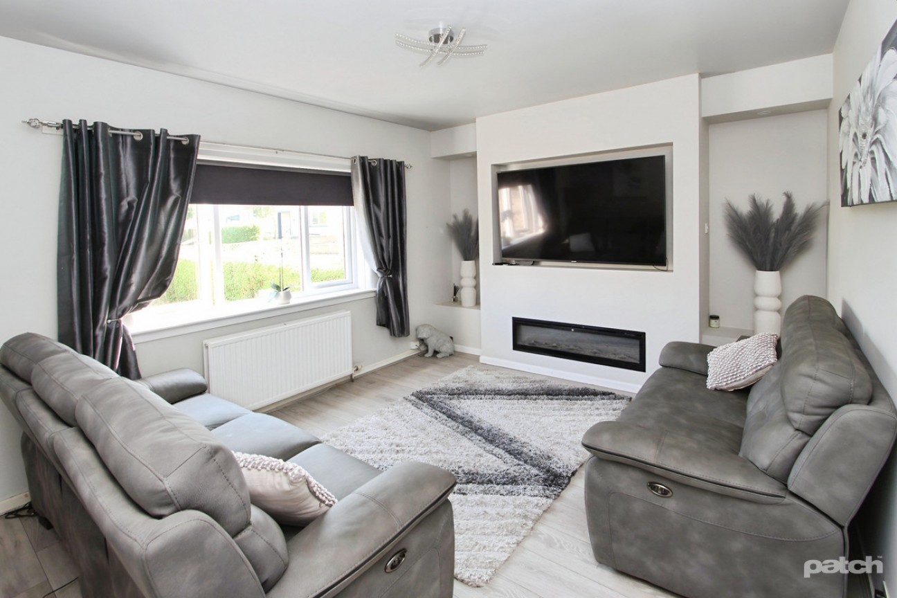 Lochhead Avenue, Linwood, PA3 3