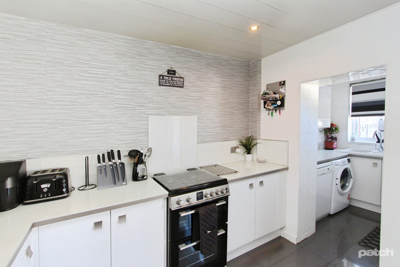 Lochhead Avenue, Linwood, PA3 3