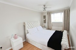 Armour Square, Johnstone, PA5 8