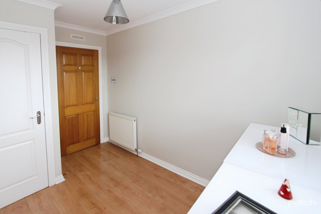 Armour Square, Johnstone, PA5 8