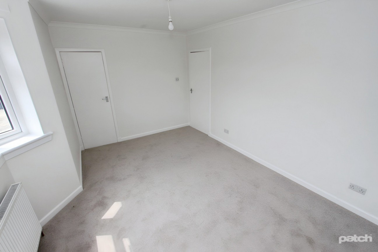 Castle Avenue, Elderslie, PA5 9