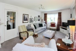 Finch Place, Johnstone, PA5 0