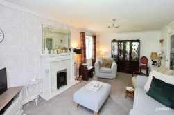 Finch Place, Johnstone, PA5 0