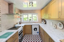 Finch Place, Johnstone, PA5 0