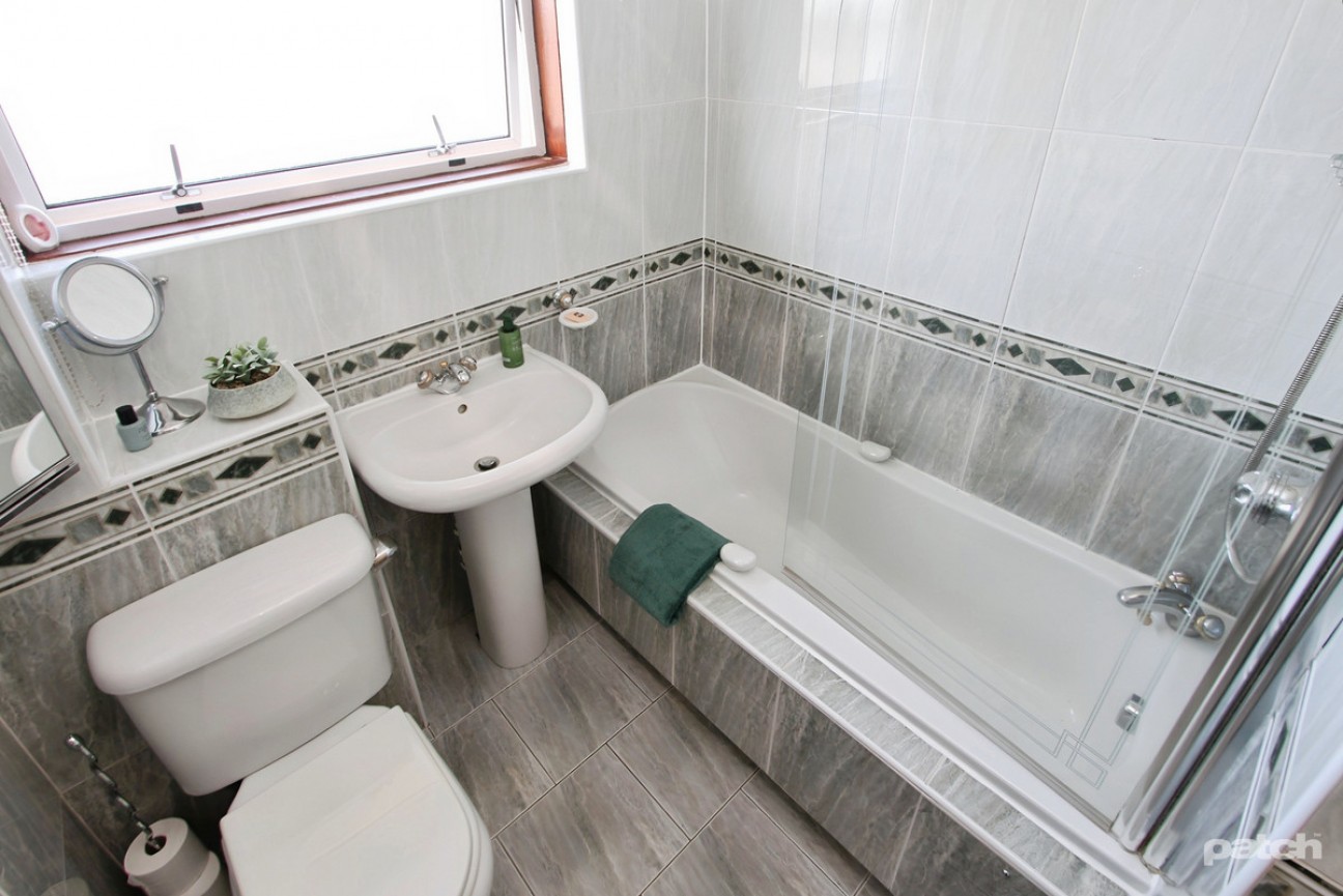 Cawdor Crescent, Bishopton, PA7 5