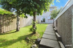 Cawdor Crescent, Bishopton, PA7 5