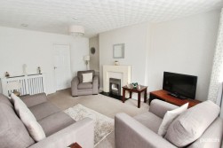 Sir Michael Place, Paisley, PA1 2