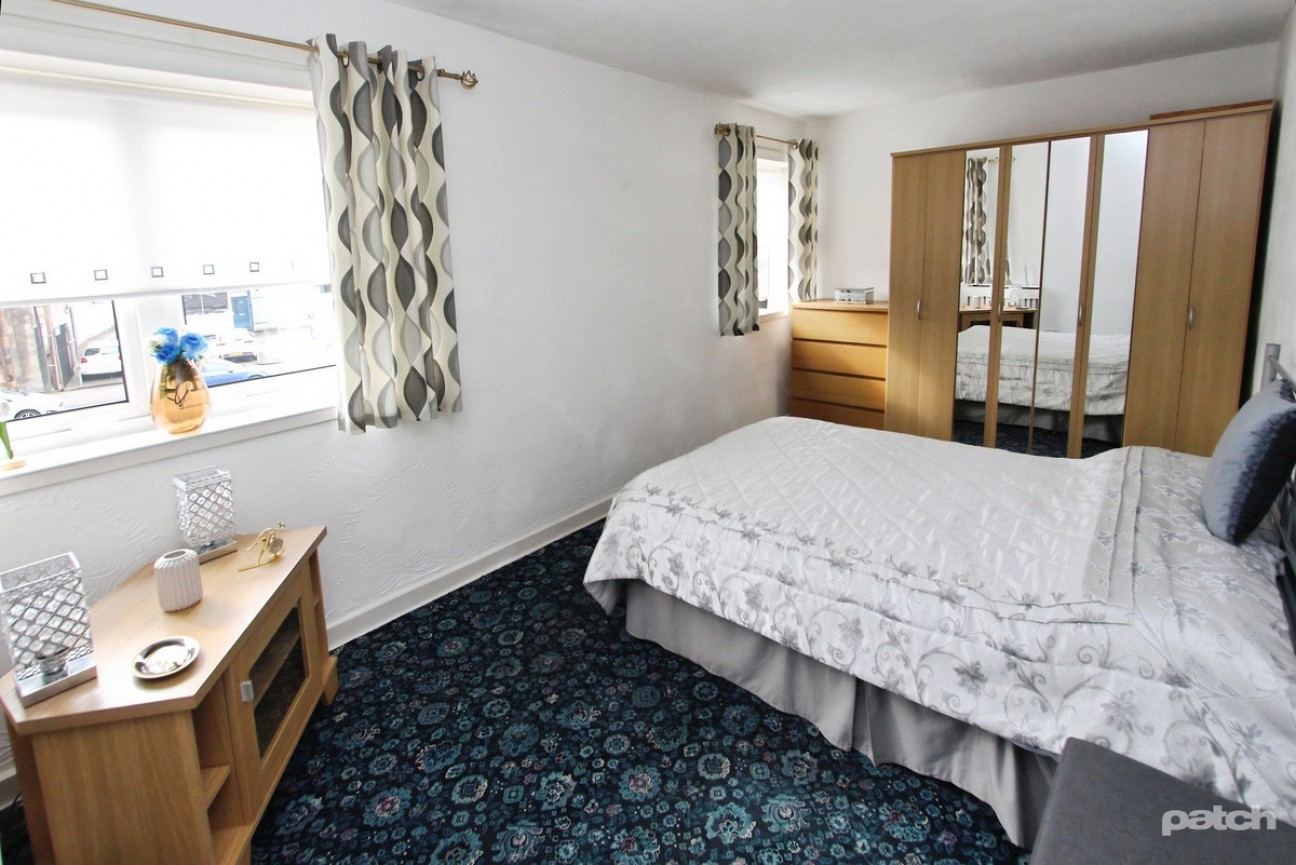 Sir Michael Place, Paisley, PA1 2