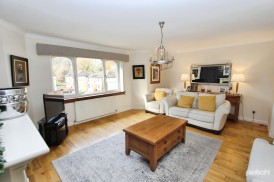 Riverside Park, Glasgow, G44 3