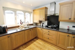 Riverside Park, Glasgow, G44 3