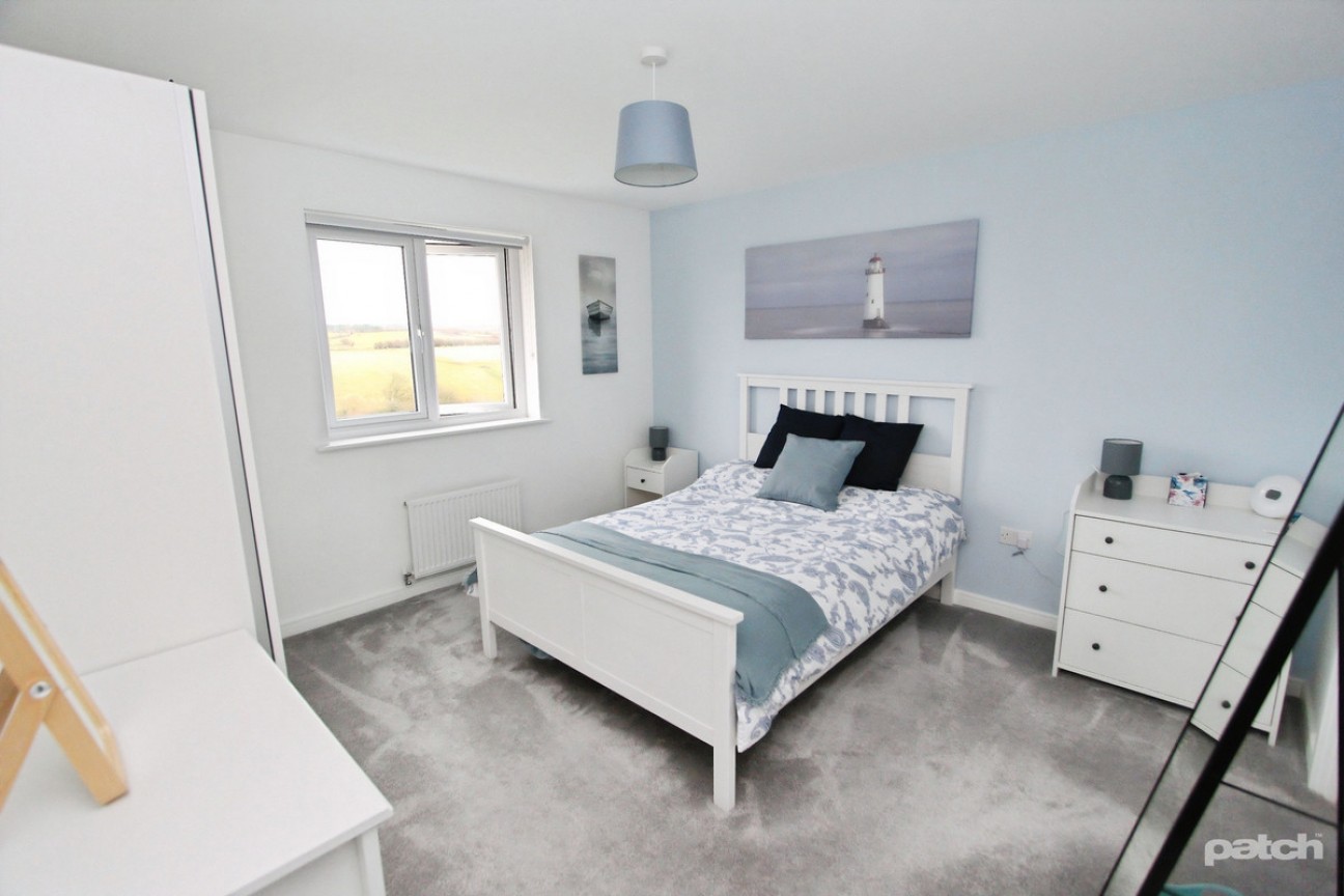 Outerwood View, Kilwinning, KA13 7