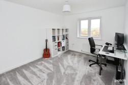 Outerwood View, Kilwinning, KA13 7