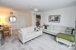 Outerwood View, Kilwinning, KA13 7