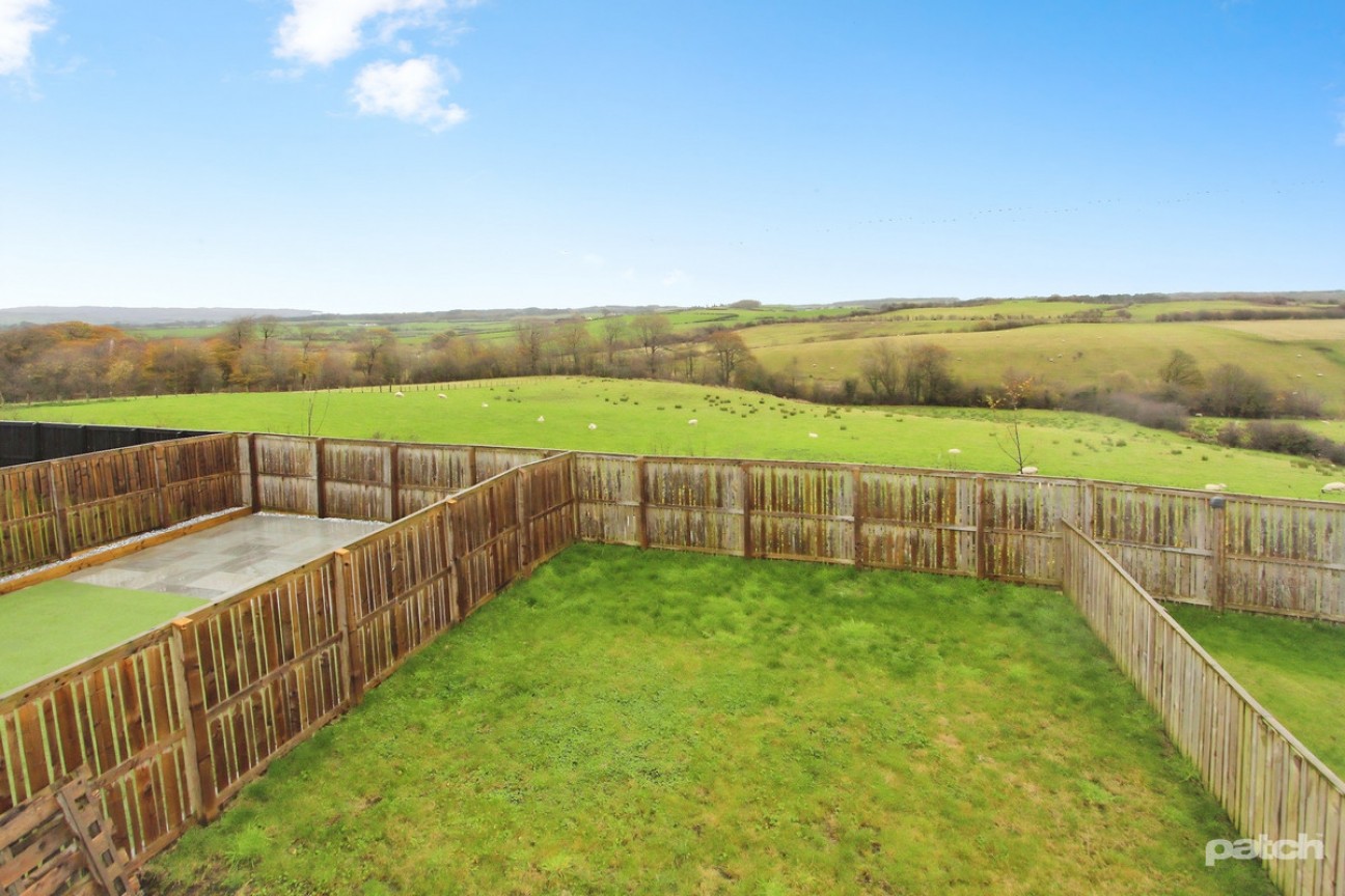 Outerwood View, Kilwinning, KA13 7