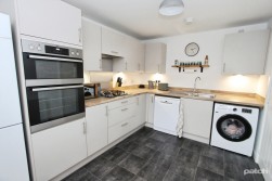 Outerwood View, Kilwinning, KA13 7