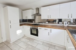 Eglinton Street, Beith, KA15 1