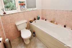 Ashburne Gardens, Gourock, PA19 1