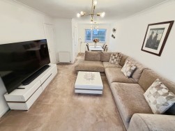 Neuk Crescent, Houston, PA6 7