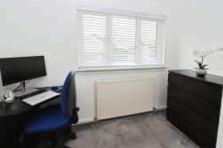 Neuk Crescent, Houston, PA6 7