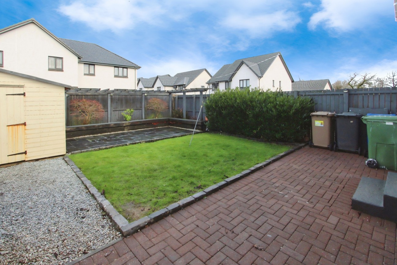 Neuk Crescent, Houston, PA6 7