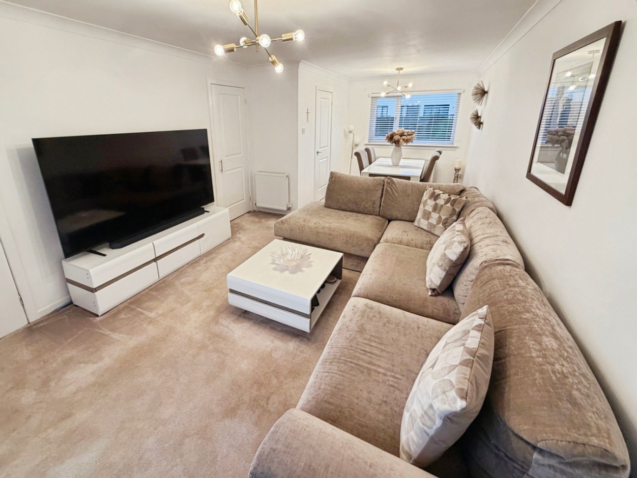 Neuk Crescent, Houston, PA6 7