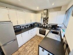 Neuk Crescent, Houston, PA6 7