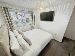 Neuk Crescent, Houston, PA6 7