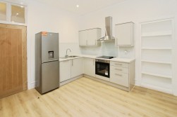 Glasgow Road, Paisley, PA1 3