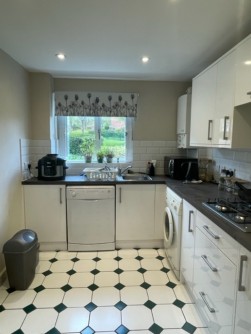 Westview Close, Redhill