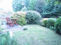 Westview Close, Redhill