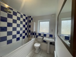 Sarel Way, Horley
