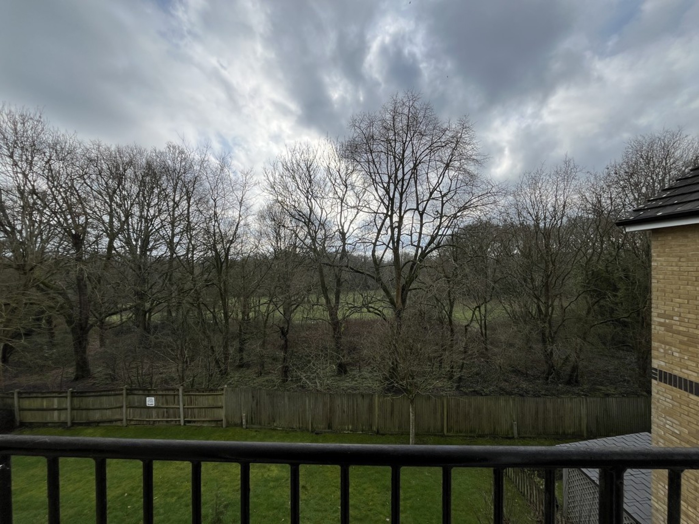 Westview Close, Redhill