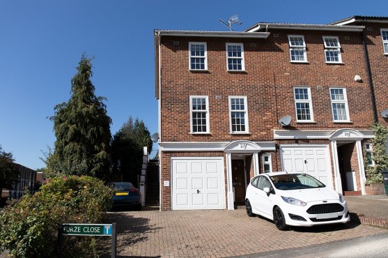 Furze Close, Redhill