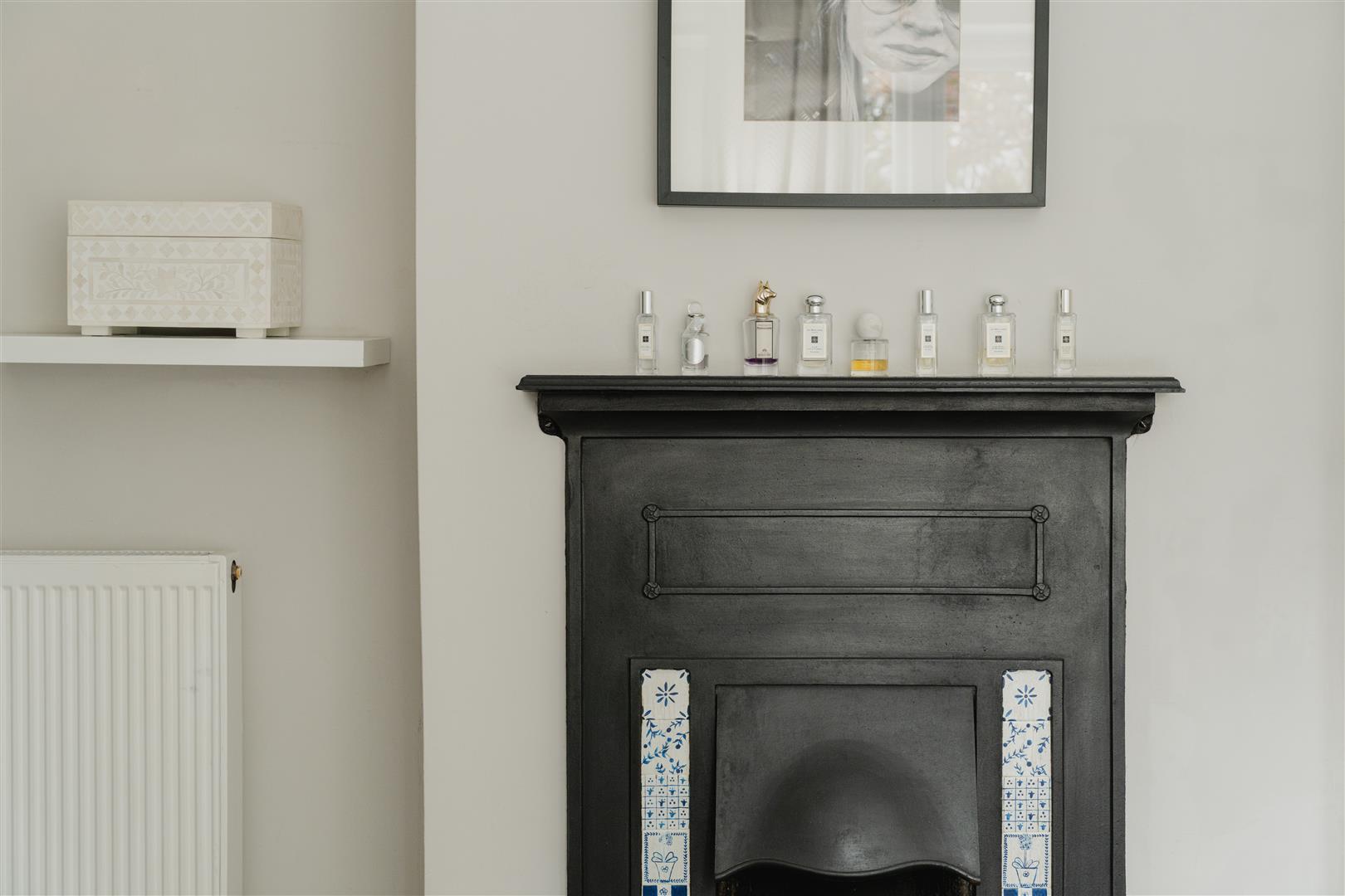 Horley Row, , Horley