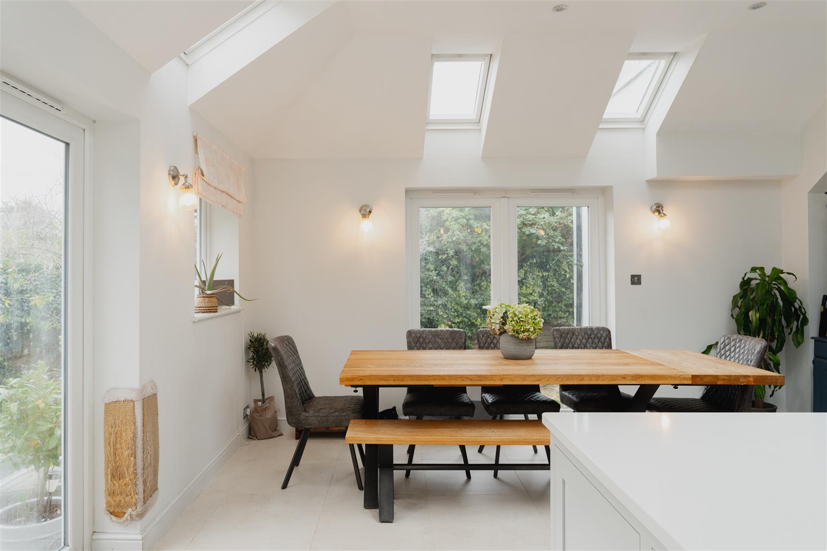 Horley Row, , Horley